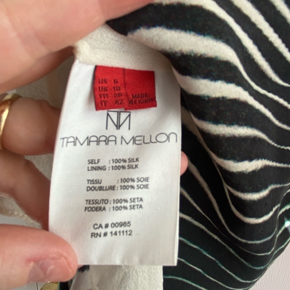 Cold Shoulder Silk flows pattern blouse - Picture 3 of 8